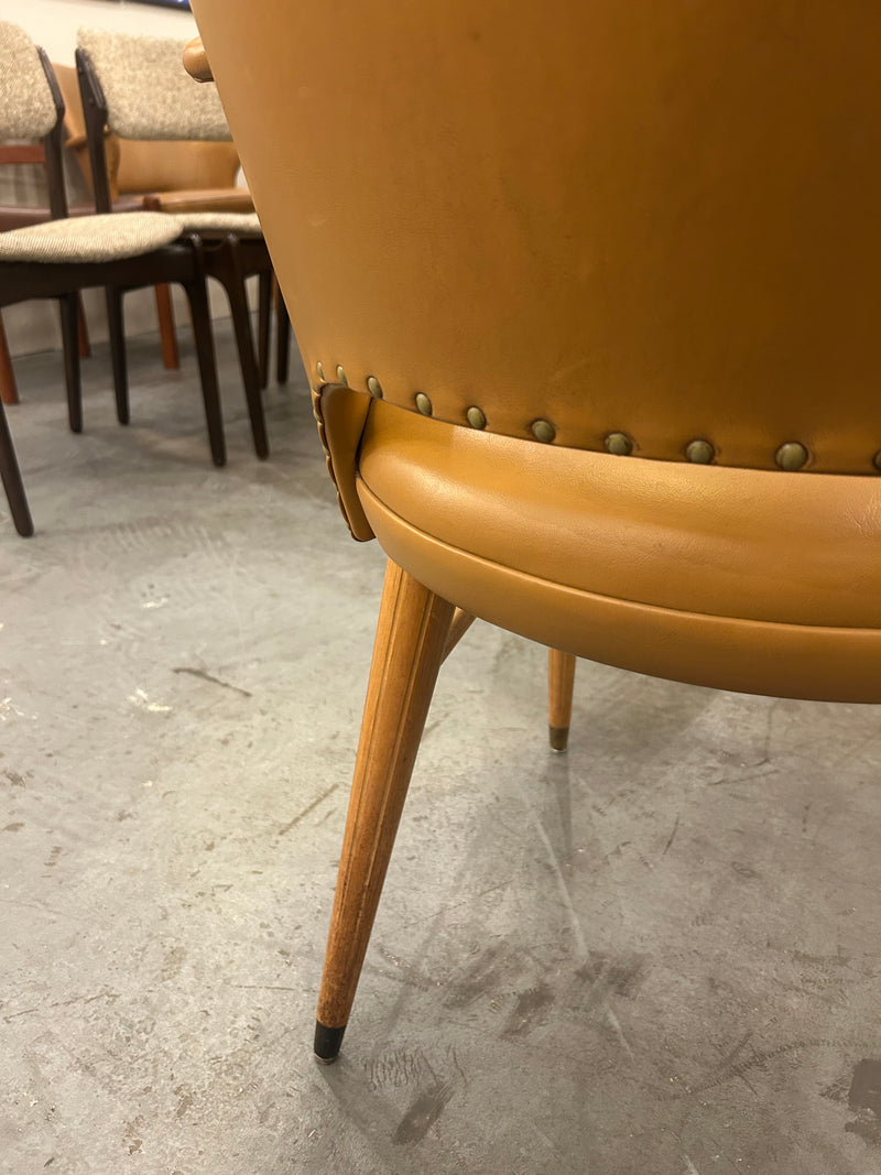 レザー アームチェア <br>大阪店 - ヴィンテージ SHARK ATTACK