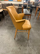 レザー アームチェア <br>大阪店 - ヴィンテージ SHARK ATTACK