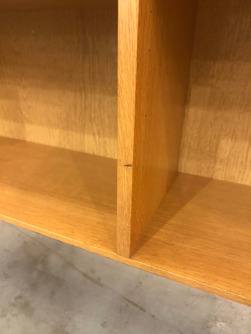 オークウッド ブックシェルフ <br>大阪店 - ヴィンテージ SHARK ATTACK