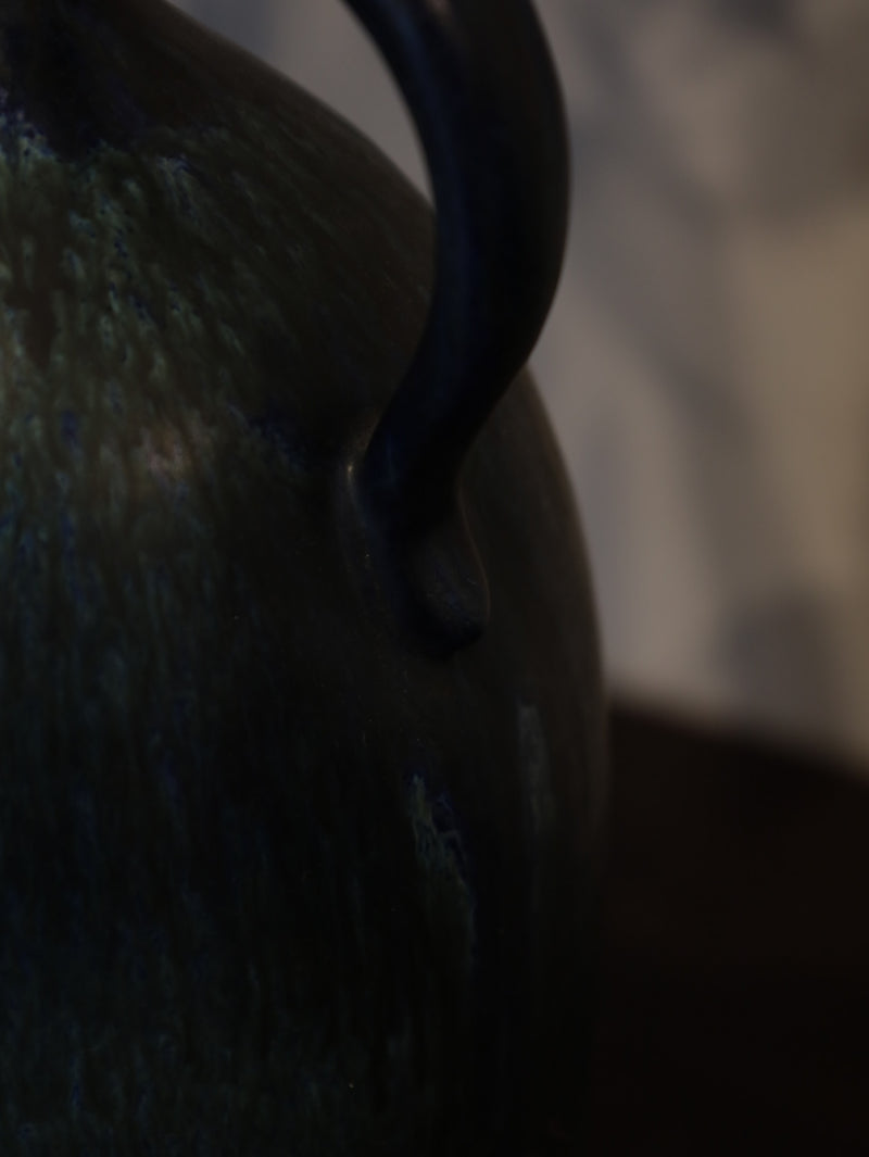 ヴィンテージ<br>セラミック フラワーベース <br>reload - ヴィンテージ SHARK ATTACK