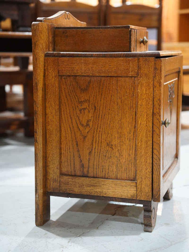 ウッドナイトキャビネット<br> 大和店 - ヴィンテージ SHARK ATTACK