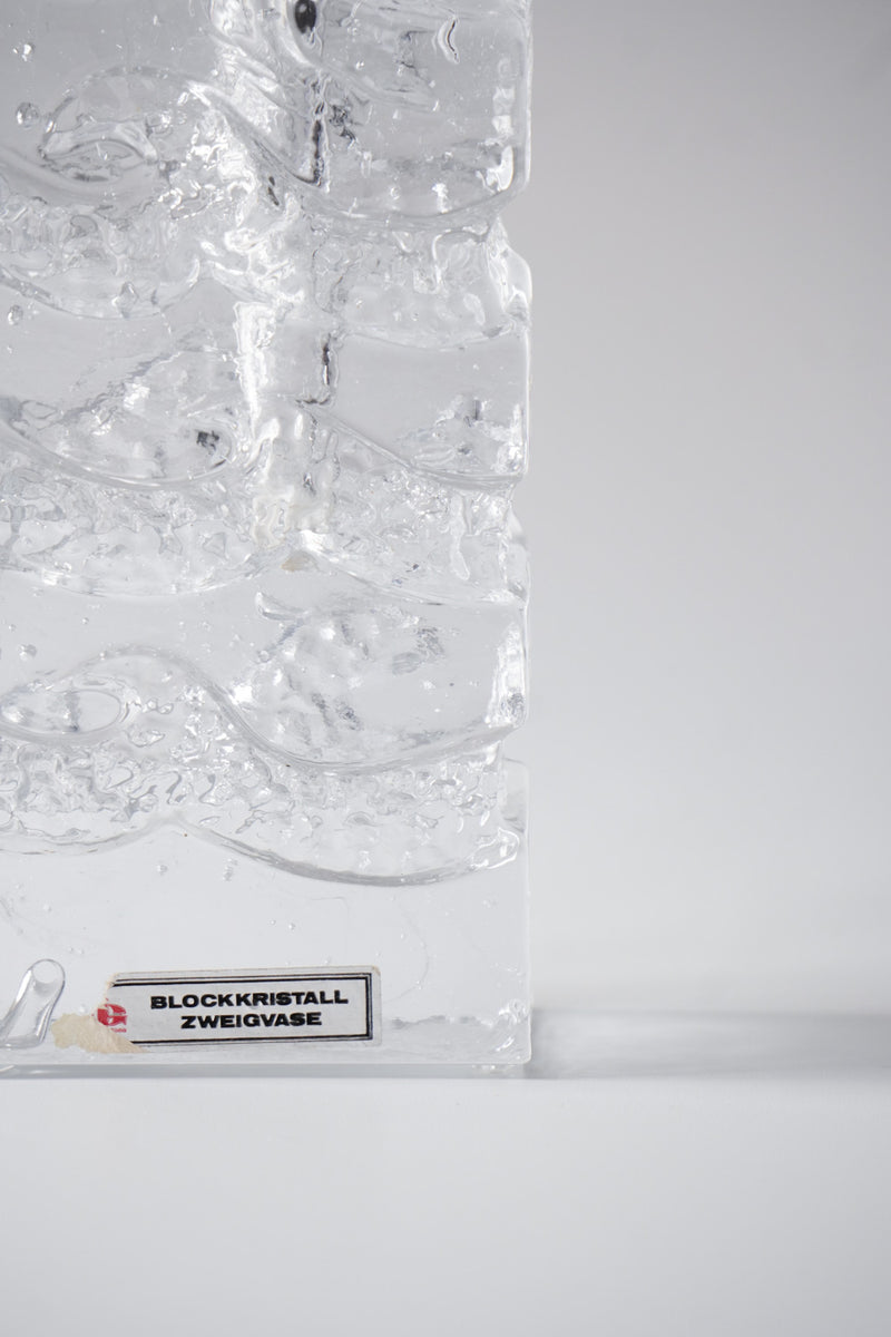 Kosta Boda社 Bertil Vallien <br>ガラスフラワーベース<br>Sweden<br>bob's box - ヴィンテージ SHARK ATTACK