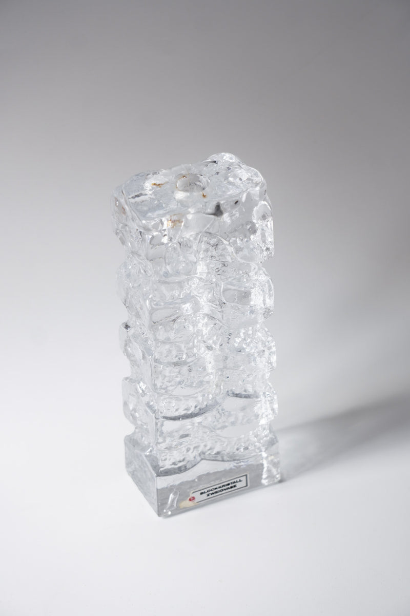 Kosta Boda社 Bertil Vallien <br>ガラスフラワーベース<br>Sweden<br>bob's box - ヴィンテージ SHARK ATTACK