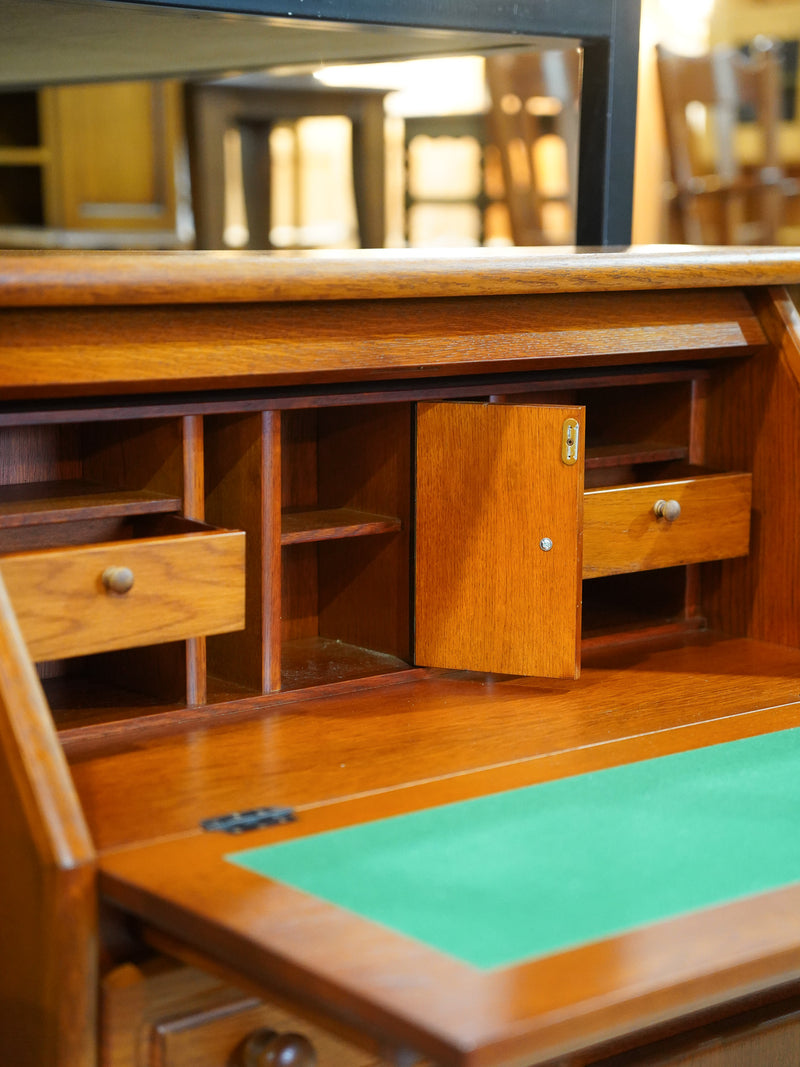 ライティングビューロー<br>Rondova Nederland<br> 大和店 - ヴィンテージ SHARK ATTACK