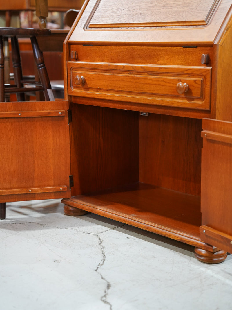 ライティングビューロー<br>Rondova Nederland<br> 大和店 - ヴィンテージ SHARK ATTACK