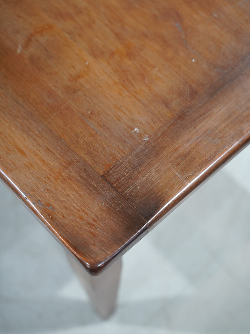 ウッドサイドテーブル<br> 大和店 - ヴィンテージ SHARK ATTACK