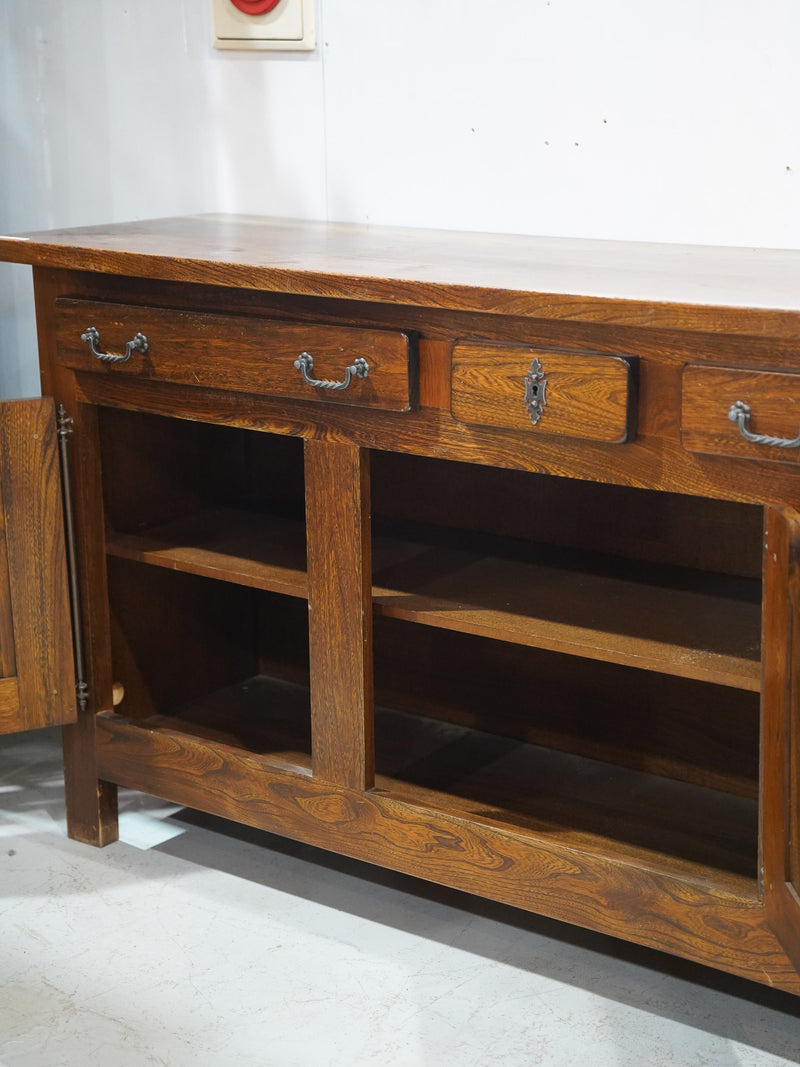 ウッドキャビネット<br> 大和店 - ヴィンテージ SHARK ATTACK