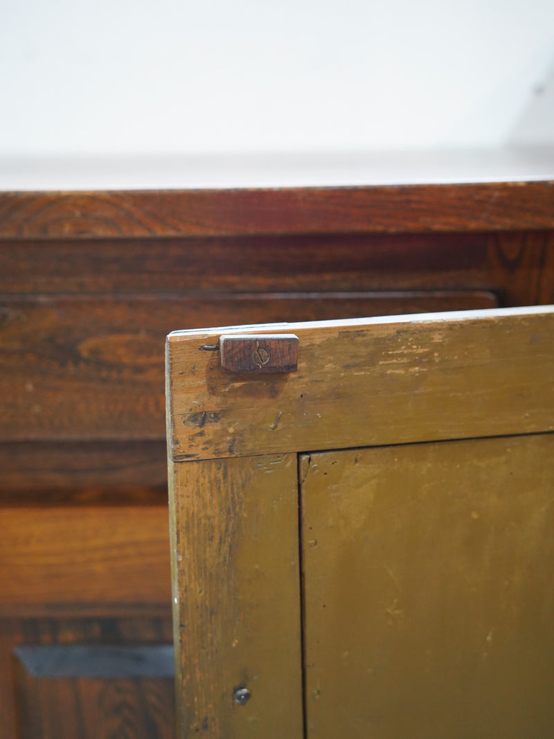 ウッドキャビネット<br> 大和店 - ヴィンテージ SHARK ATTACK