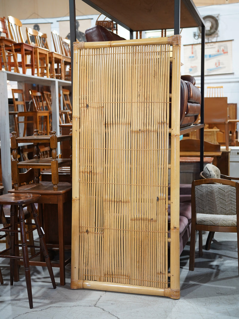 バンブーパーテーション<br> 大和店 - ヴィンテージ SHARK ATTACK