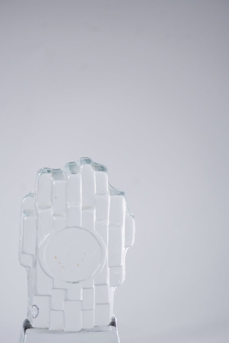 Lundgrens Gräfsnäs AB社<br>ガラス フィストオブジェ<br>Sweden<br>cerote antiques - ヴィンテージ SHARK ATTACK