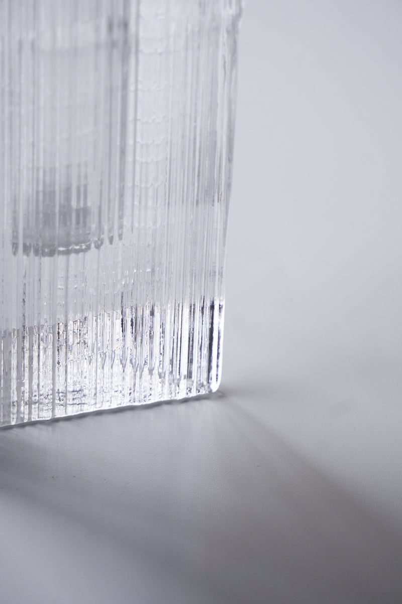 Kosta Boda社<br>ガラス フラワーベース<br>Sweden <br>bob's box - ヴィンテージ SHARK ATTACK