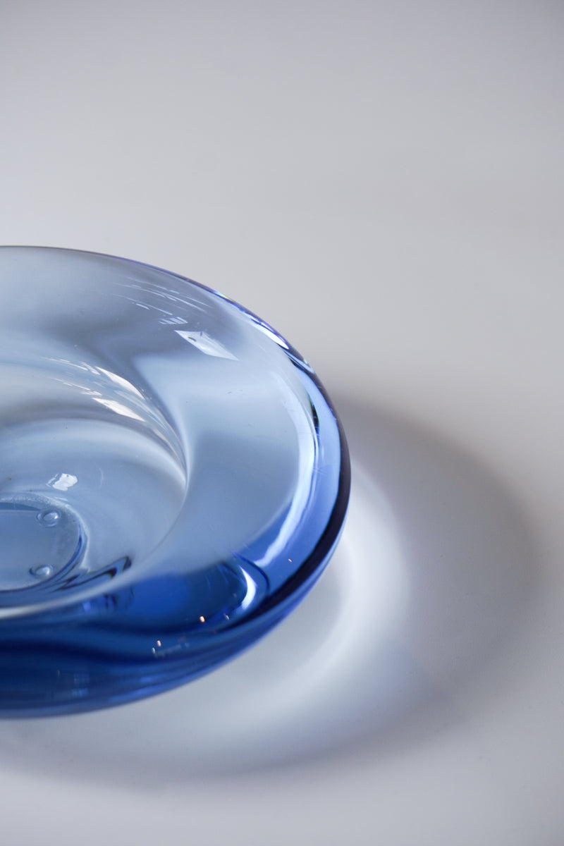 Holmegaard社 , Per Lütken<br>ガラストレイ<br>1960-70's , Denmark<br> cerote antiques - ヴィンテージ SHARK ATTACK