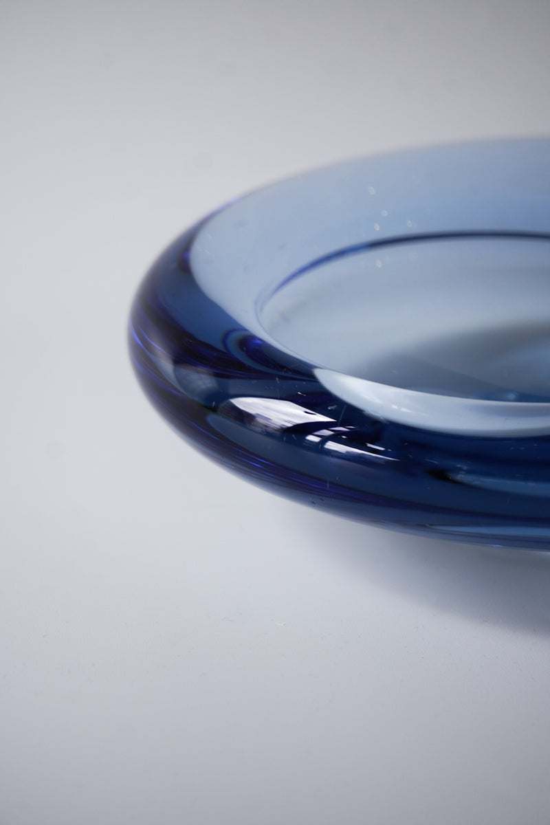 Holmegaard社 , Per Lütken<br>ガラストレイ<br>1960-70's , Denmark<br> cerote antiques - ヴィンテージ SHARK ATTACK