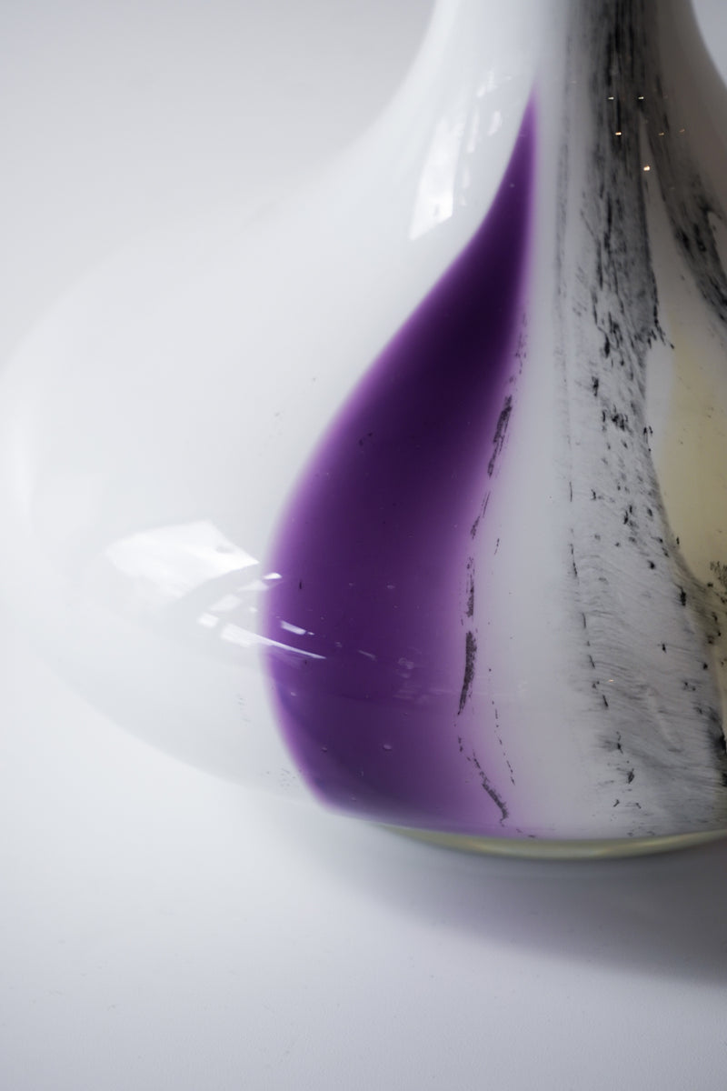 ドイツ ガラスフラワーベース<br>ヴィンテージ <br>cerote antiques - ヴィンテージ SHARK ATTACK