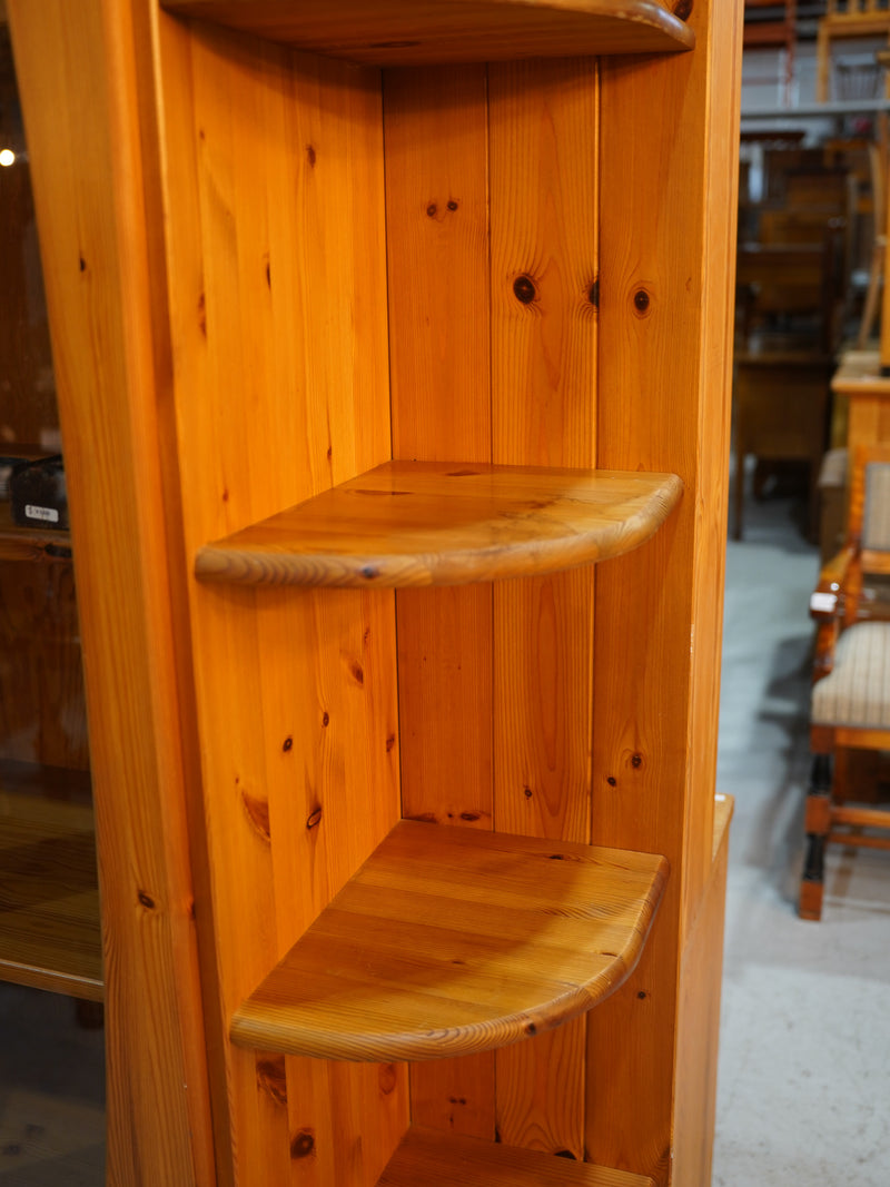 パインウッド キャビネット <br> 大和店 - ヴィンテージ SHARK ATTACK