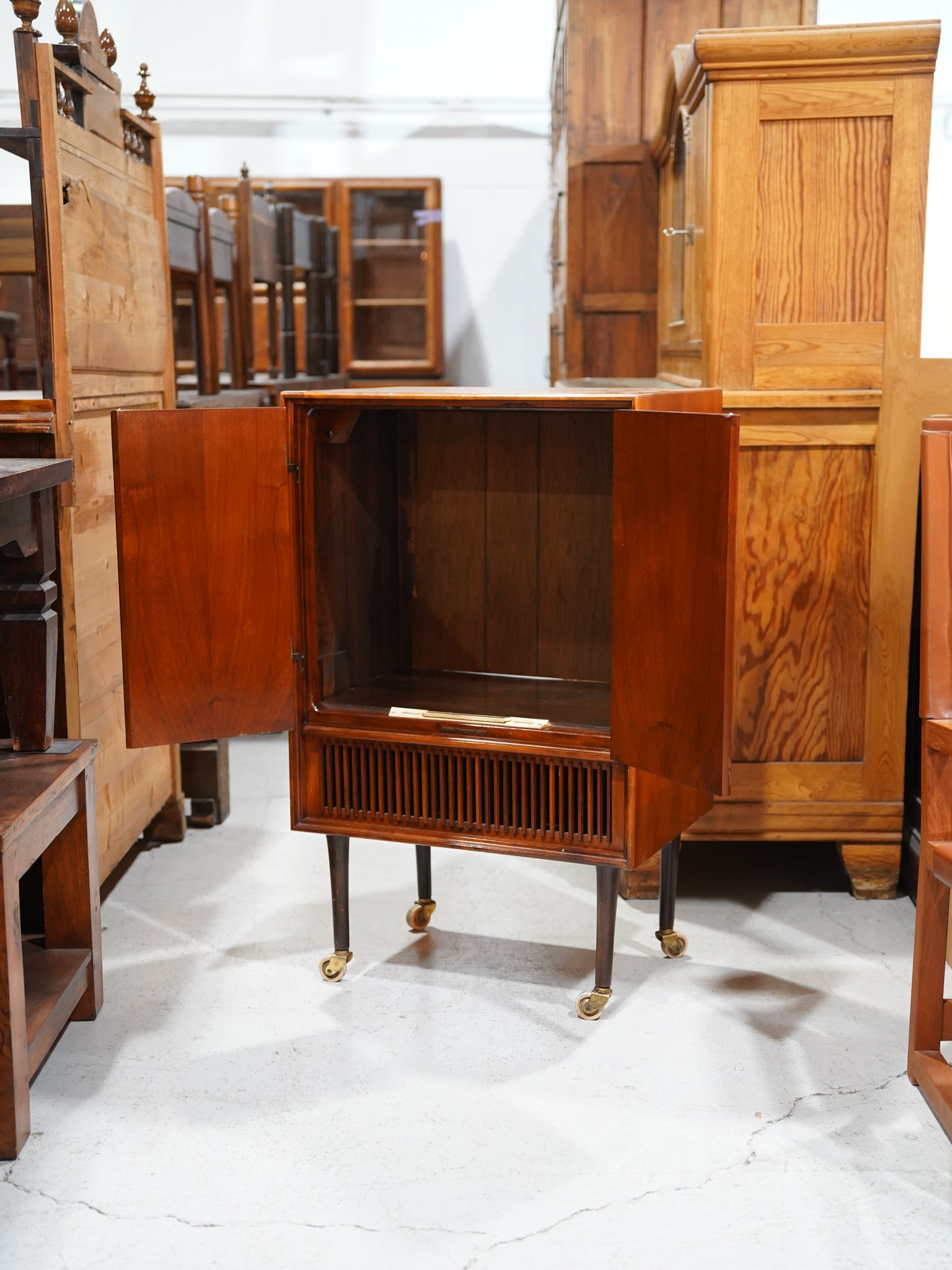 【アクティブ中】Linnet & Laursen - チークウッド キャビネット - 1960-1970’s , Denmark - cerote antiques HOLD ITY