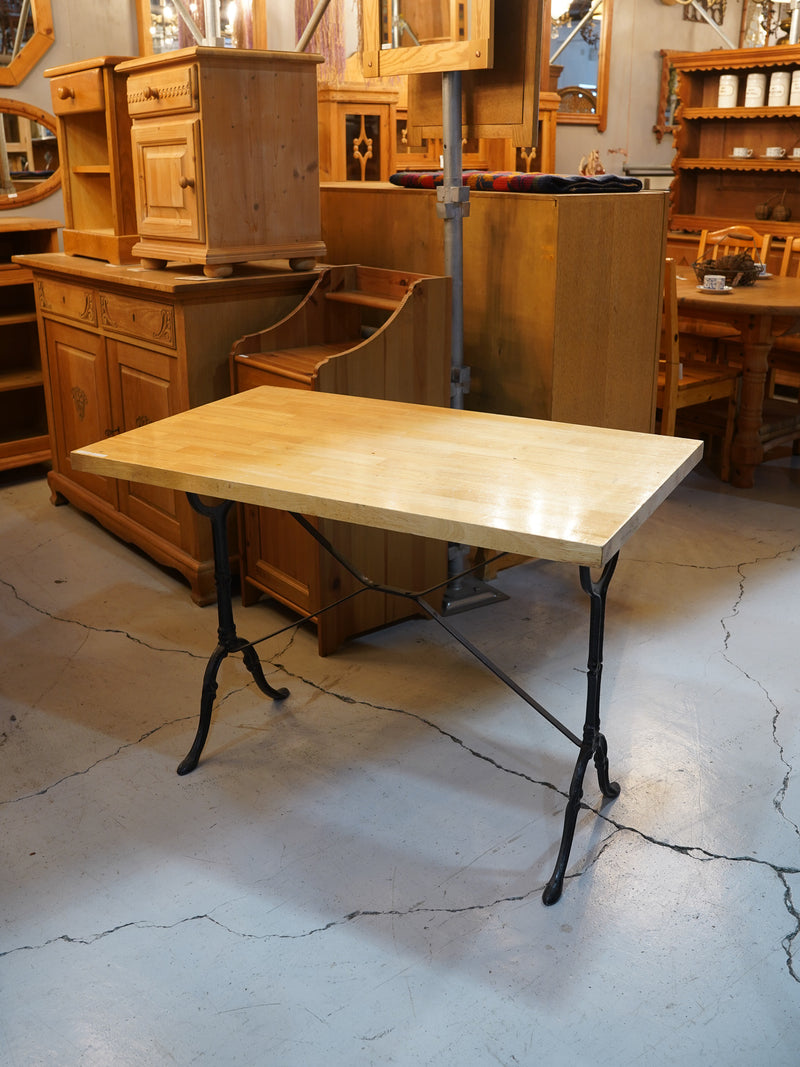 アイアンレッグテーブル<br> 大和店 - ヴィンテージ SHARK ATTACK