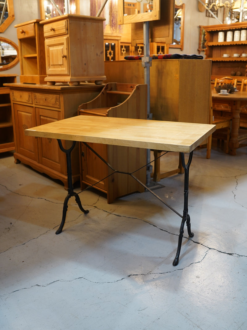 アイアンレッグテーブル<br> 大和店 - ヴィンテージ SHARK ATTACK