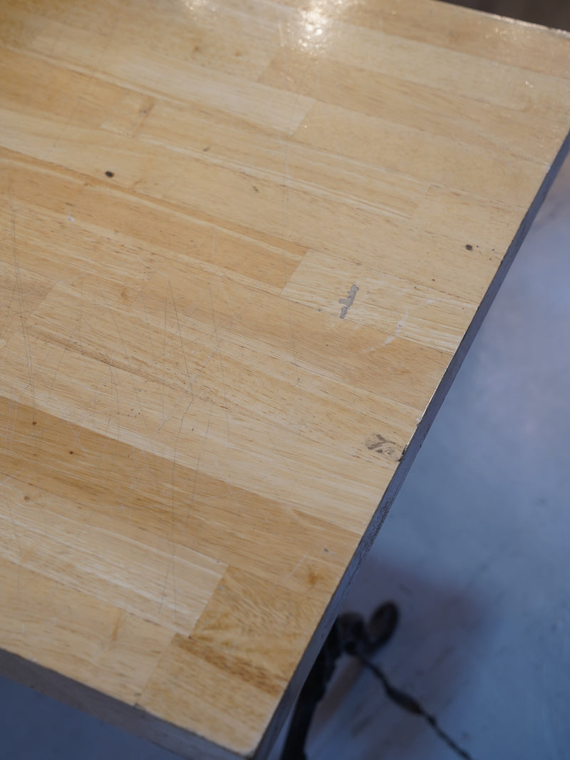 アイアンレッグテーブル<br> 大和店 - ヴィンテージ SHARK ATTACK