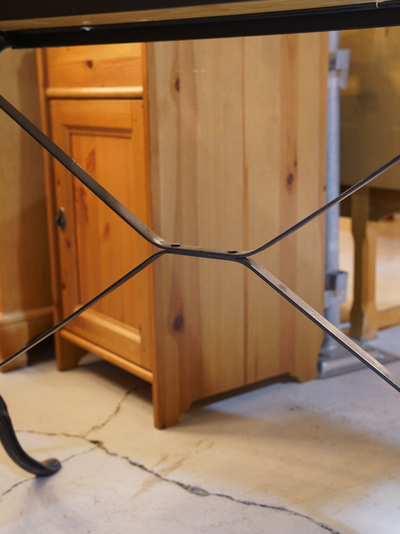 アイアンレッグテーブル<br> 大和店 - ヴィンテージ SHARK ATTACK