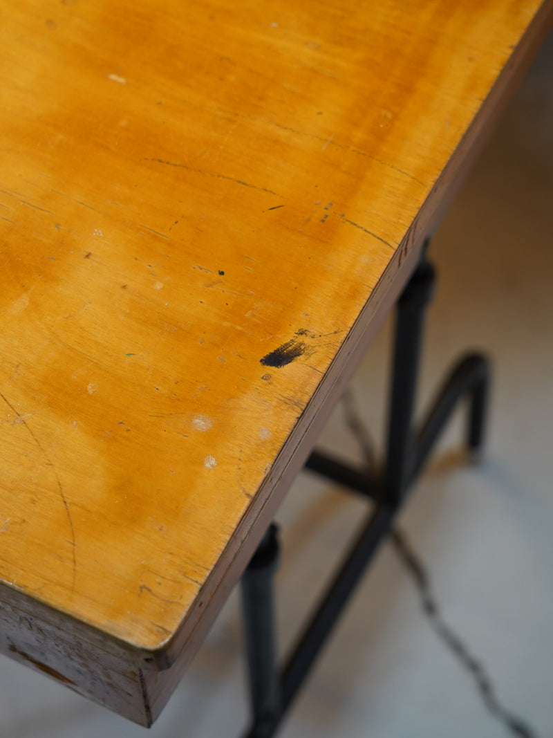 ワークデスク<br> 大和店 - ヴィンテージ SHARK ATTACK