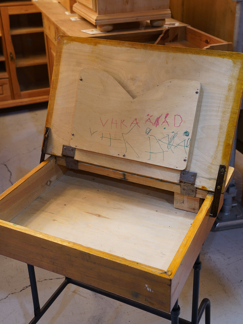 ワークデスク<br> 大和店 - ヴィンテージ SHARK ATTACK