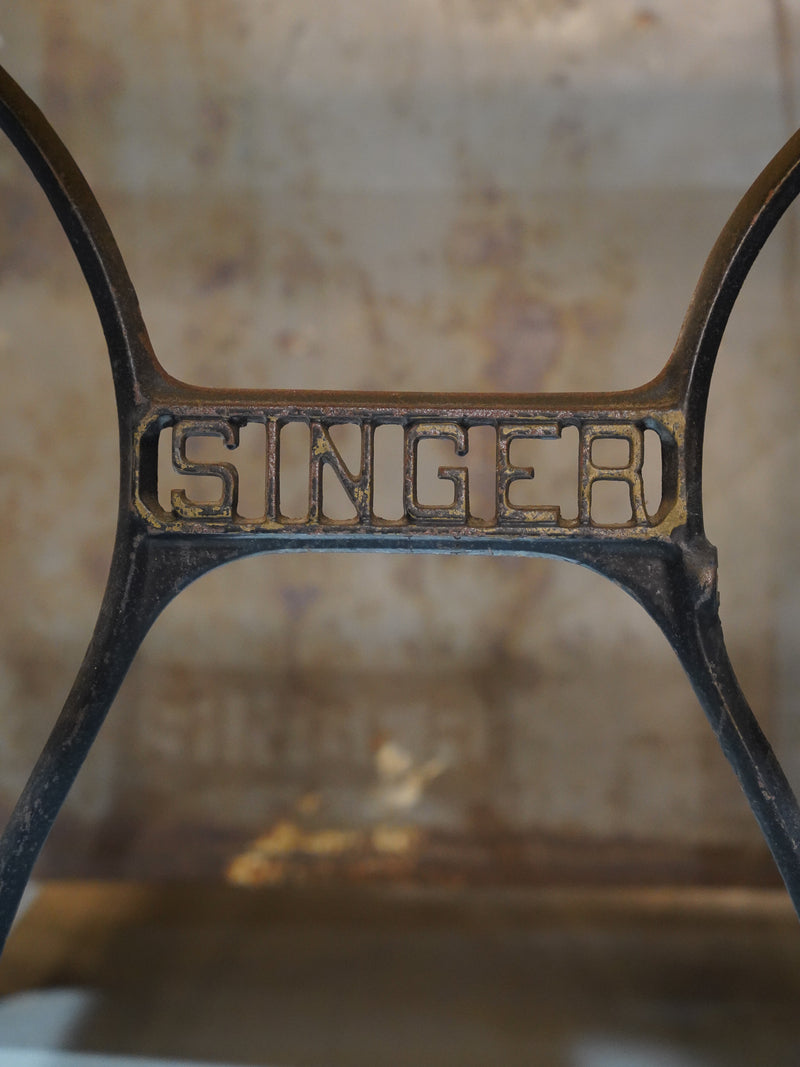 ミシン脚 リメイクテーブル <br>大和店 - ヴィンテージ SHARK ATTACK