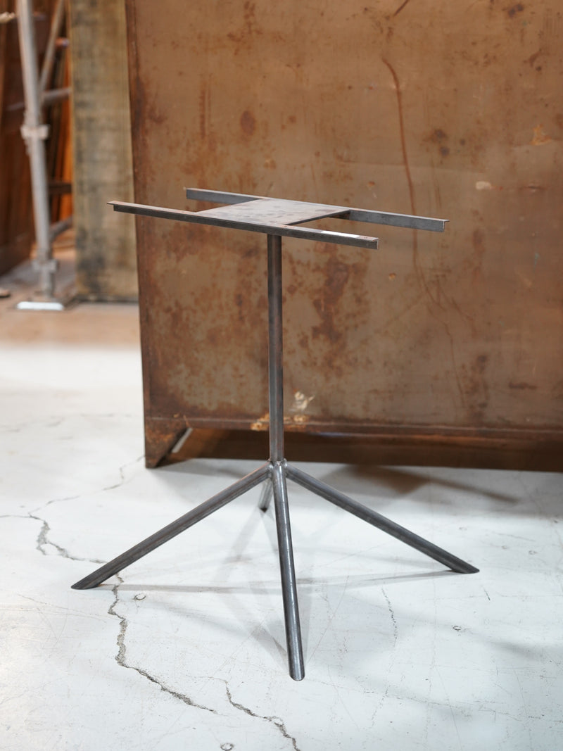 アイアンテーブルレッグ<br> 大和店 - ヴィンテージ SHARK ATTACK