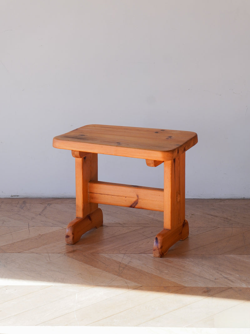 LOW TABLE / SIDE TABLE
