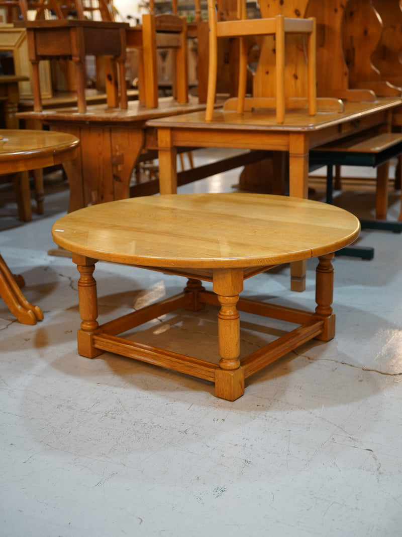 ウッドローテーブル<br> 大和店 - ヴィンテージ SHARK ATTACK