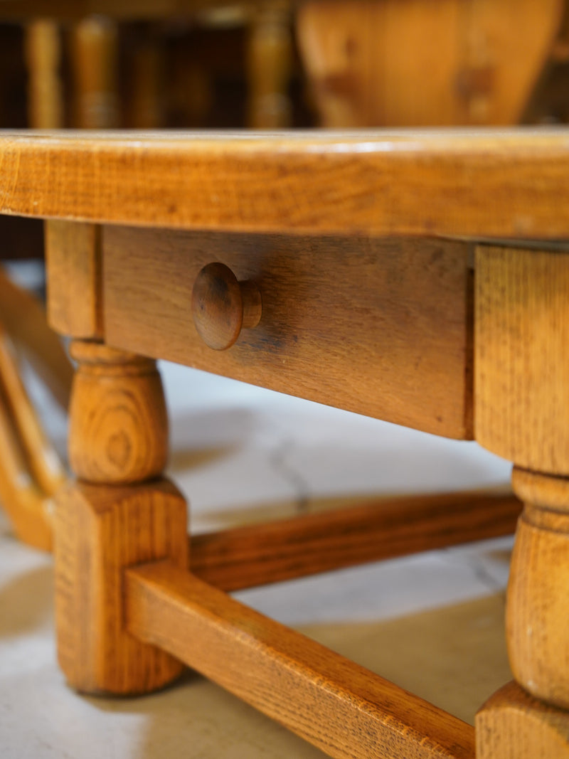 ウッドローテーブル<br> 大和店 - ヴィンテージ SHARK ATTACK