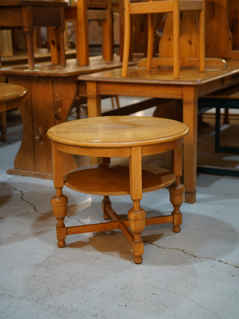 ラウンド サイドテーブル <br> 大和店 - ヴィンテージ SHARK ATTACK