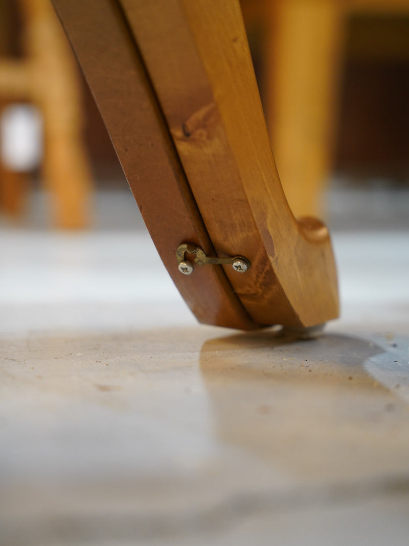 ウッドラウンドテーブル<br> 大和店 - ヴィンテージ SHARK ATTACK