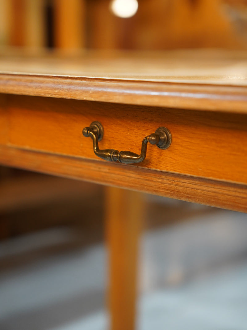 ウッドドロワーテーブル<br> 大和店 - ヴィンテージ SHARK ATTACK