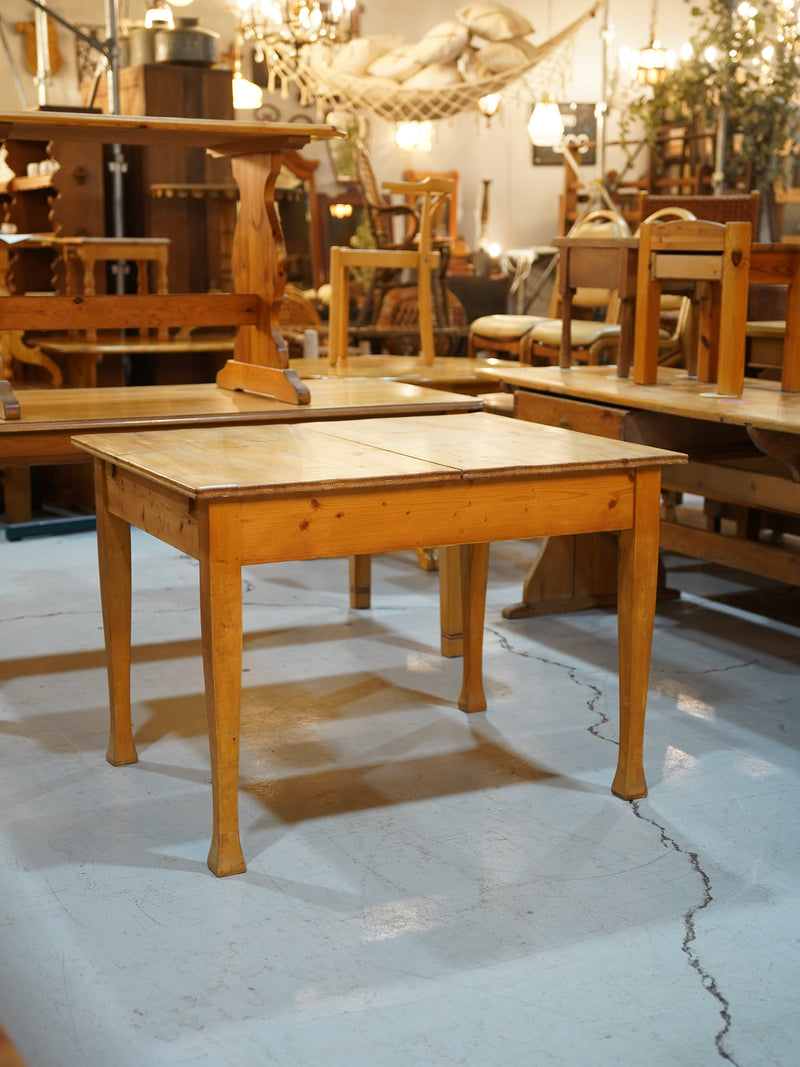 ダイニングテーブル<br> 大和店 - ヴィンテージ SHARK ATTACK