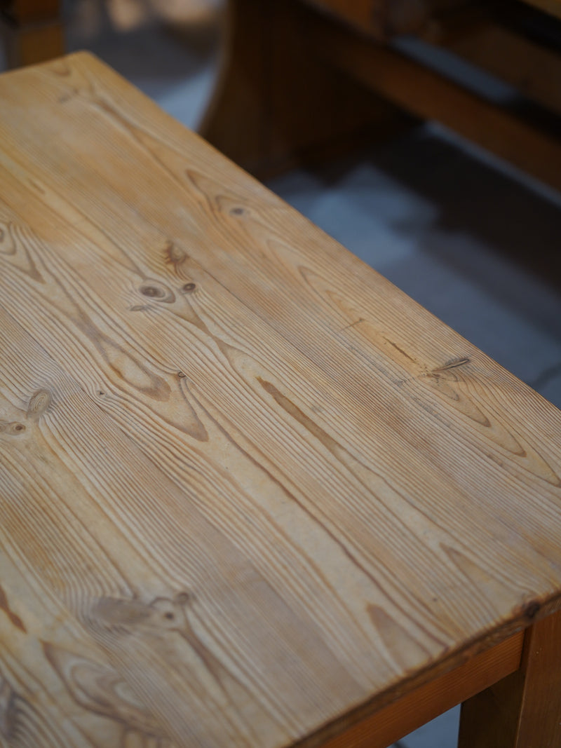 ダイニングテーブル<br> 大和店 - ヴィンテージ SHARK ATTACK