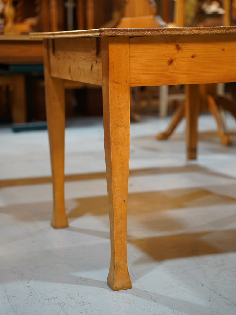 ダイニングテーブル<br> 大和店 - ヴィンテージ SHARK ATTACK