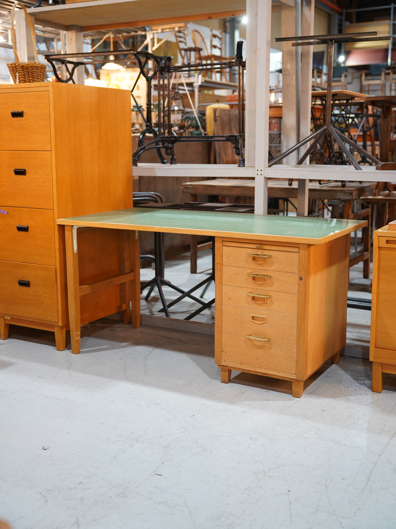 ウッドデスク<br> 大和店 - ヴィンテージ SHARK ATTACK