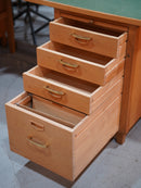 ウッドデスク<br> 大和店 - ヴィンテージ SHARK ATTACK