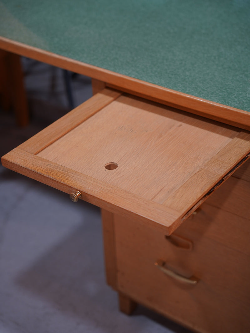 ウッドデスク<br> 大和店 - ヴィンテージ SHARK ATTACK