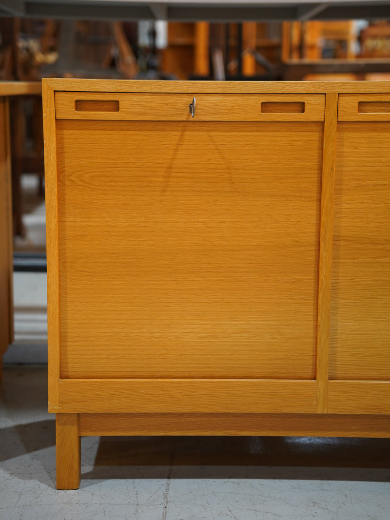 ウッド サイドボード<br> 大和店 - ヴィンテージ SHARK ATTACK