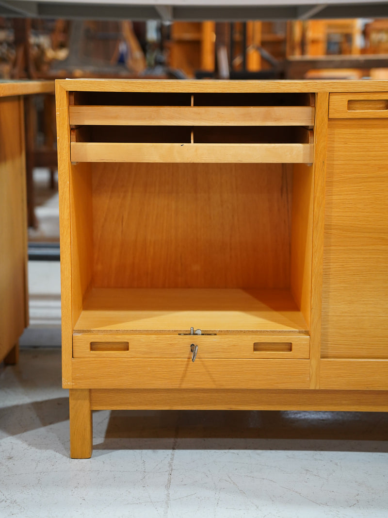 ウッド サイドボード<br> 大和店 - ヴィンテージ SHARK ATTACK