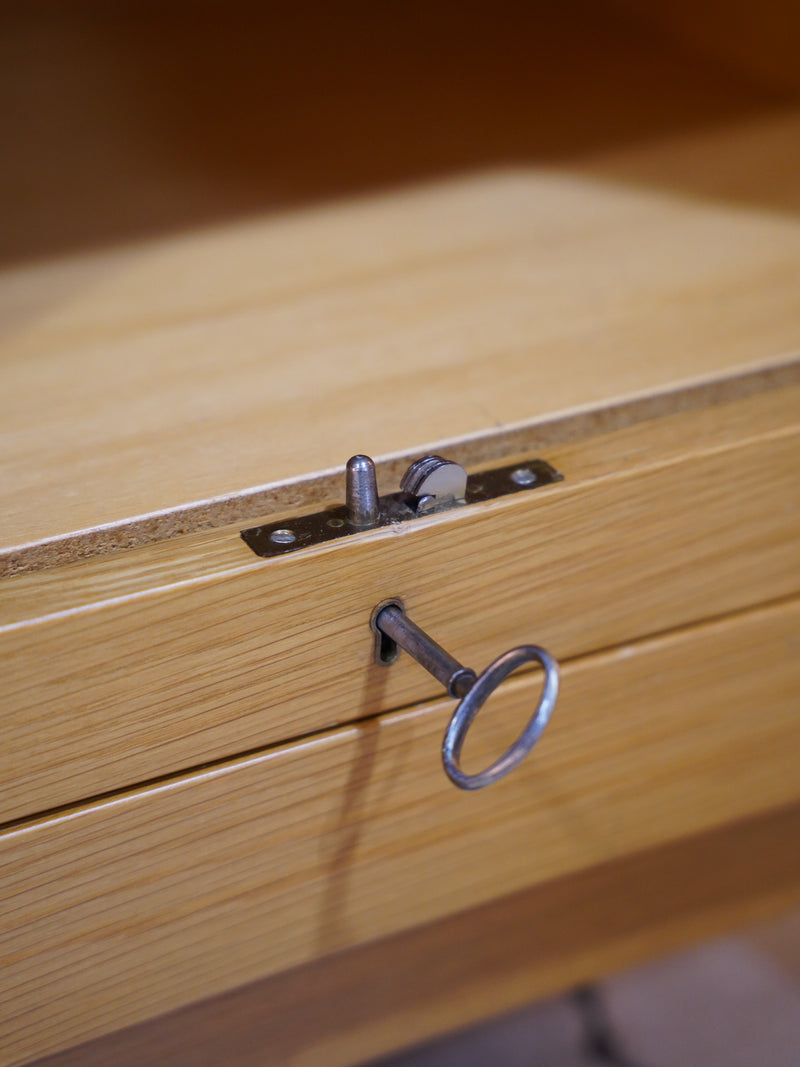 ウッド サイドボード<br> 大和店 - ヴィンテージ SHARK ATTACK