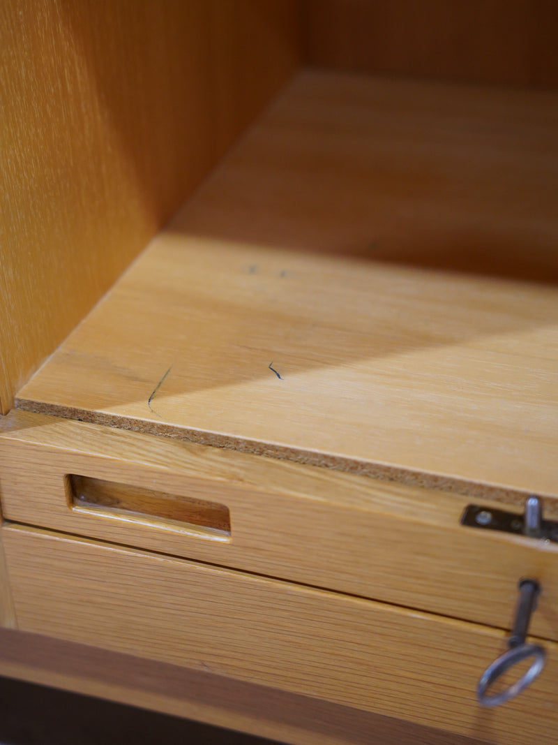 ウッド サイドボード<br> 大和店 - ヴィンテージ SHARK ATTACK