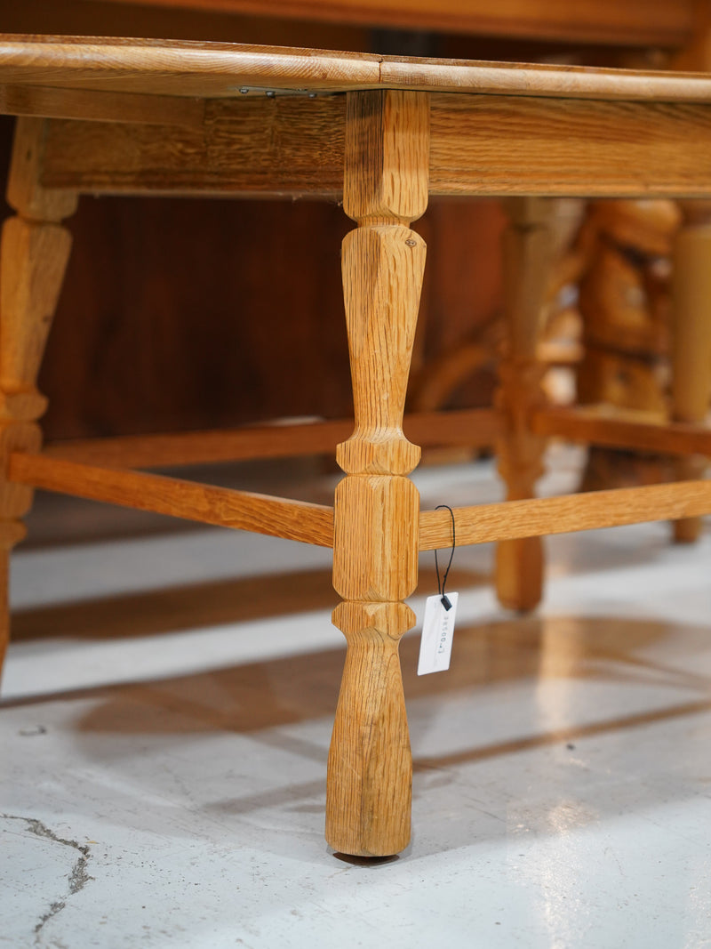 バタフライテーブル<br> 大和店 - ヴィンテージ SHARK ATTACK