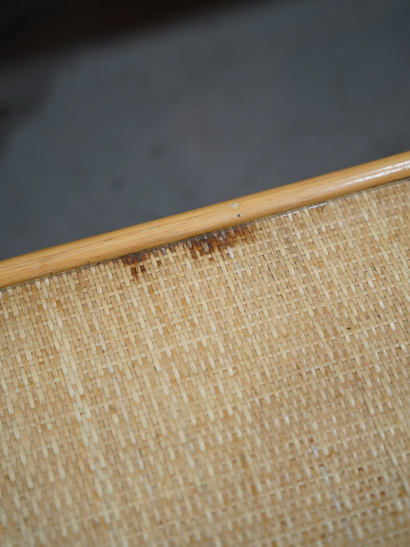 ラタンローテーブル<br> 大和店 - ヴィンテージ SHARK ATTACK