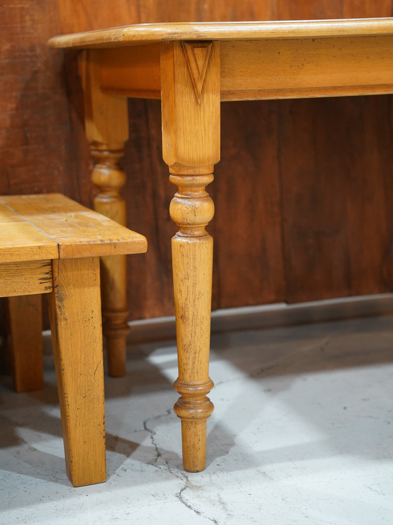 ダイニングテーブル<br> 大和店 - ヴィンテージ SHARK ATTACK