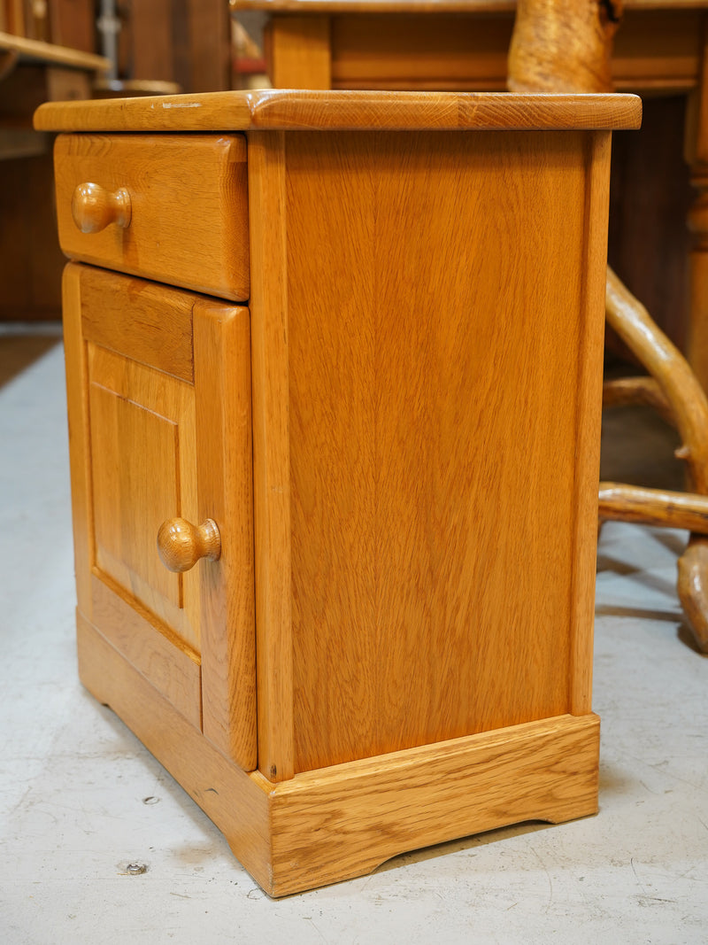 ウッドミニキャビネット<br>大阪店 - ヴィンテージ SHARK ATTACK