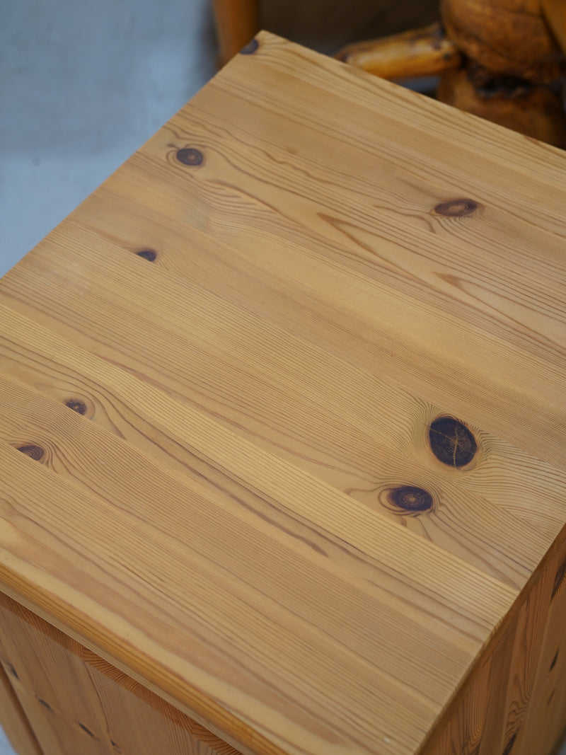 ウッドミニキャビネット/ナイトテーブル <br>TAMAGAWA BASE - ヴィンテージ SHARK ATTACK