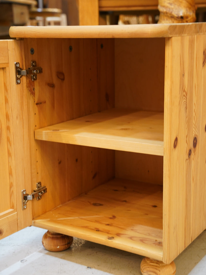 ウッドミニキャビネット/ナイトテーブル <br>TAMAGAWA BASE - ヴィンテージ SHARK ATTACK